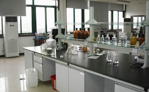 一整套成都實驗家具包含哪些家具與設(shè)備？